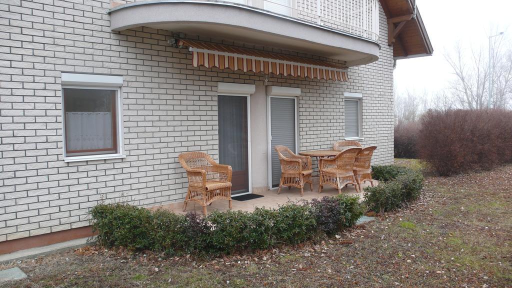 Nyarido Apartman Alsoors Exterior photo