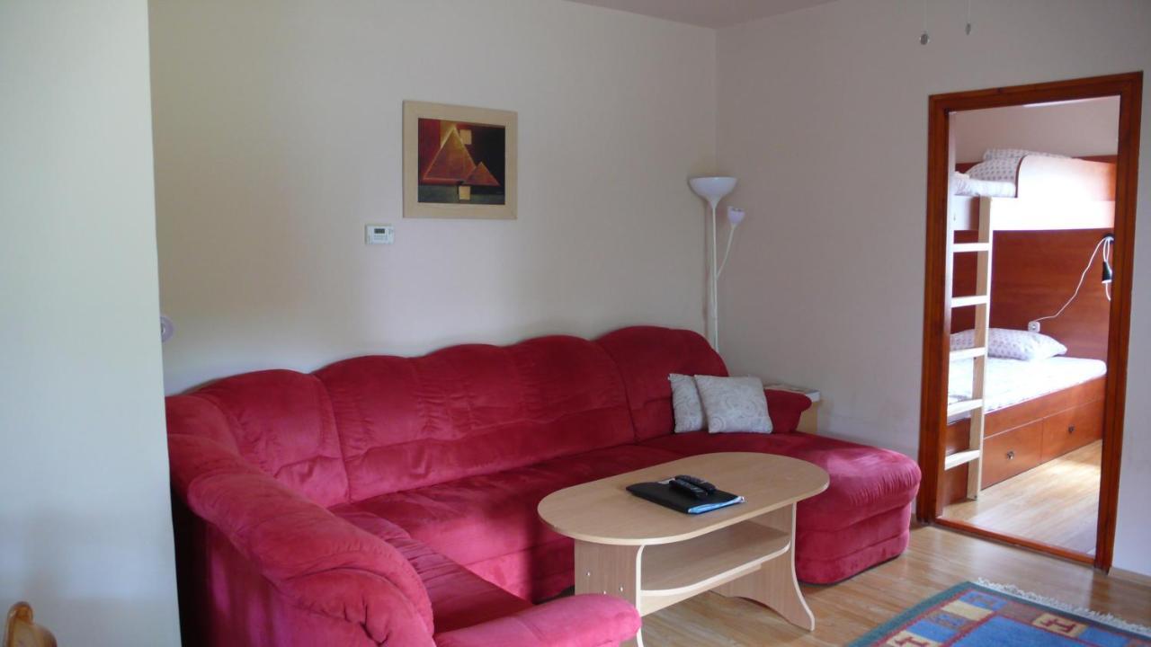 Nyarido Apartman Alsoors Exterior photo