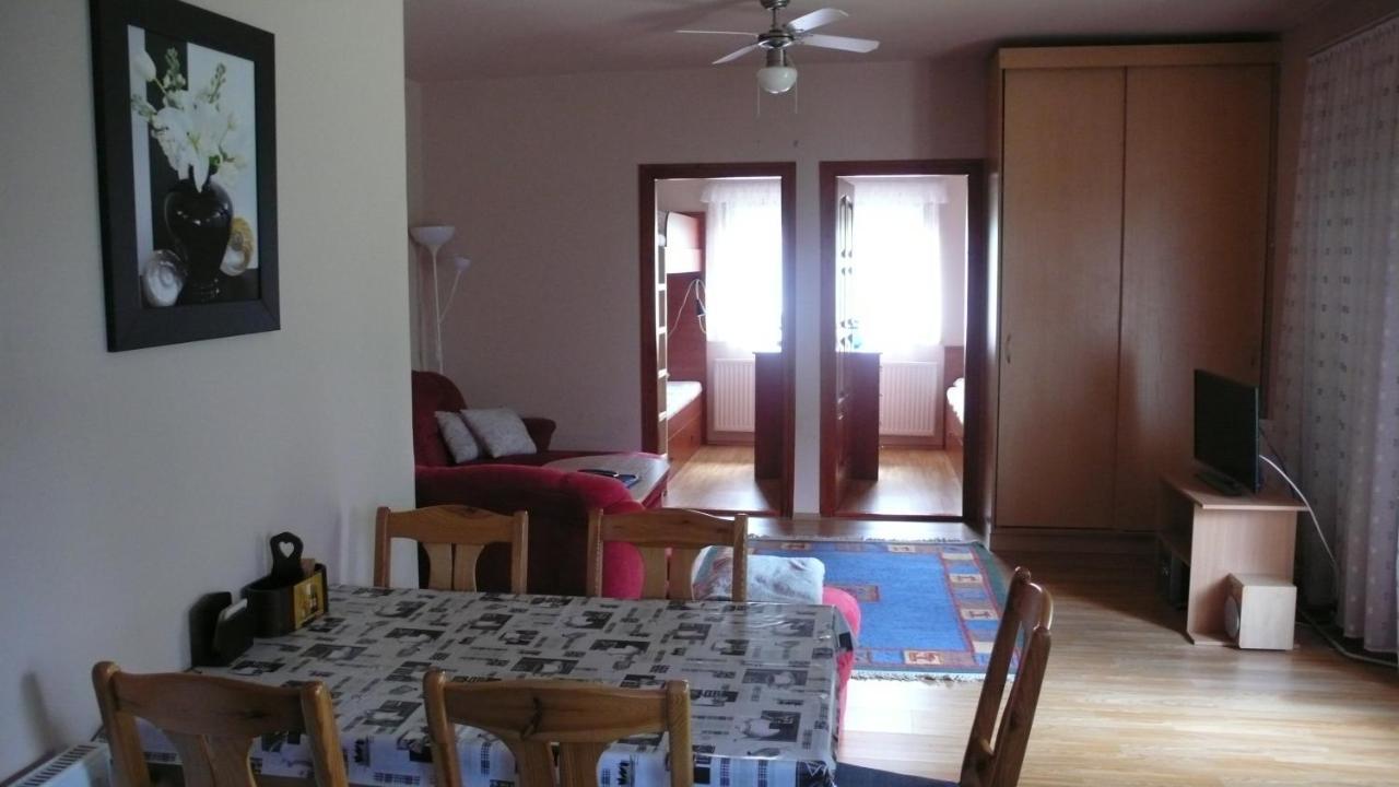 Nyarido Apartman Alsoors Exterior photo